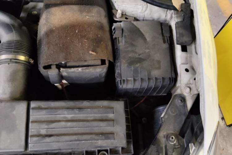 Used Volkswagen Golf 2012 1.4TSI Comfort Convertible Edition Engine Bay Left