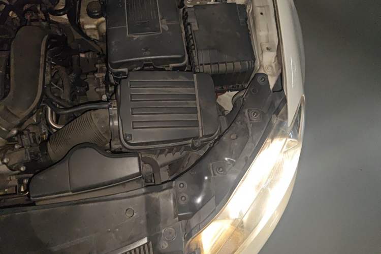 Used Volkswagen Golf 2012 1.4TSI Automatic Luxury Edition Engine Bay Left