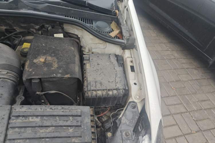 Used Volkswagen Golf 2012 1.4TSI Comfort Convertible Edition Engine Bay Left