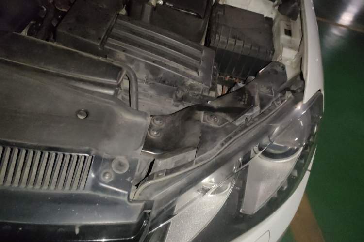 Used Volkswagen Golf 2012 1.4TSI Luxury Convertible Edition Engine Bay Left