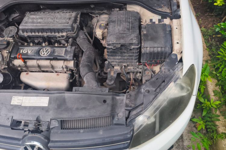Used Volkswagen Golf 2012 1.6 Manual Comfort Edition Engine Bay Left