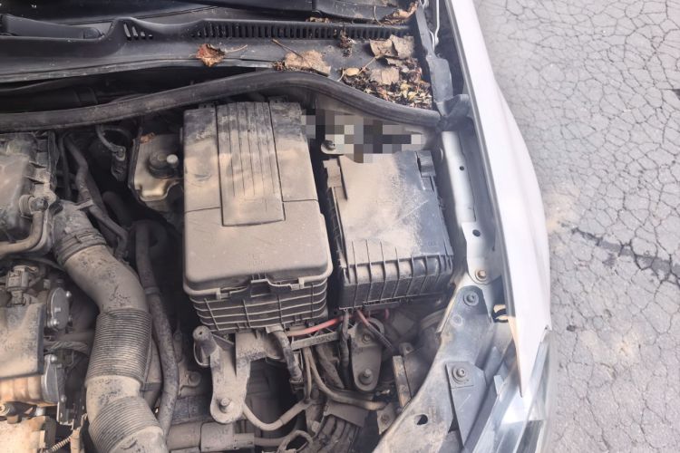 Used Volkswagen Golf 2012 1.6L Automatic Fashion Model Engine Bay Left