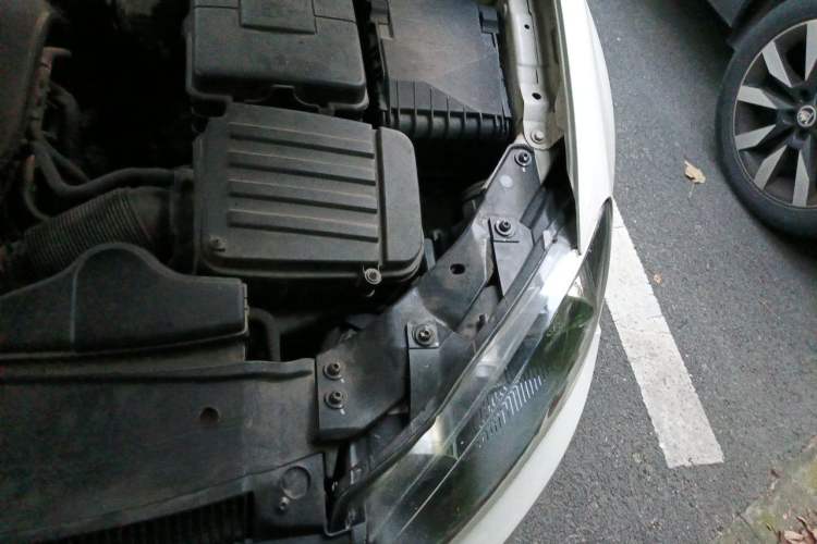 Used Volkswagen Golf 2012 1.4 TSI Automatic Comfort Edition Engine Bay Left