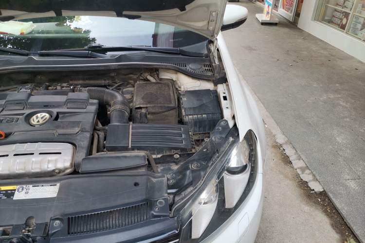 Used Volkswagen Golf 2012 1.4TSI Luxury Convertible Edition Engine Bay Left