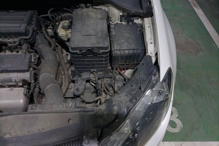 Used Volkswagen Golf 2012 1.6L Automatic Comfort Model Engine Bay Left