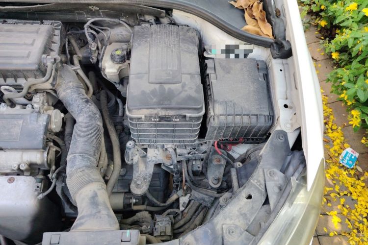 Used Volkswagen Golf 2012 1.6L Automatic Comfort Model Engine Bay Left