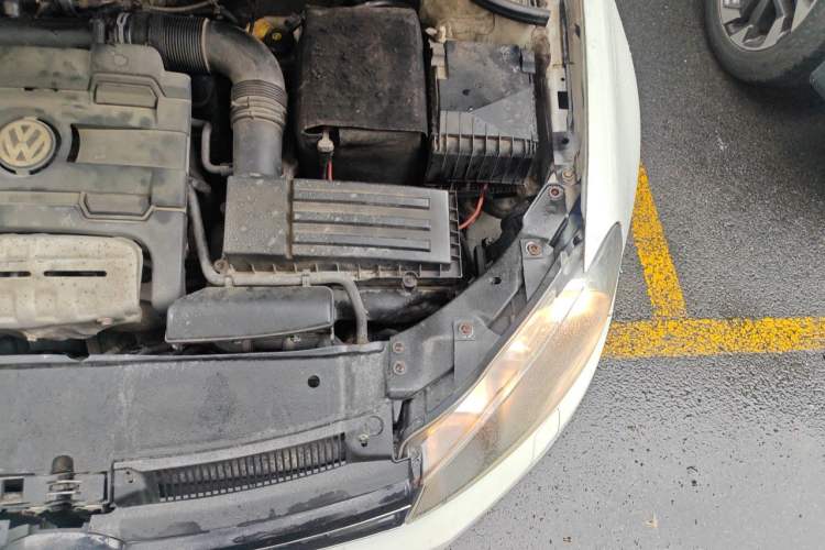Used Volkswagen Golf 2012 1.4TSI Comfort Convertible Edition Engine Bay Left