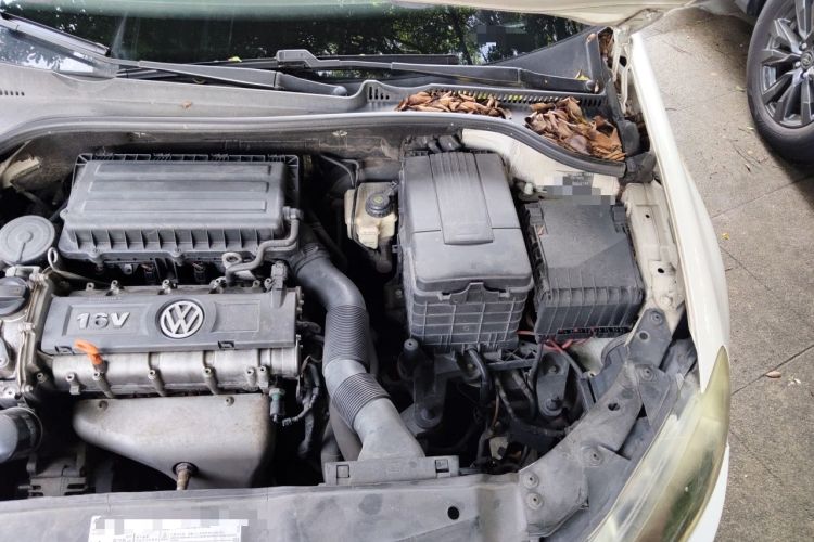 Used Volkswagen Golf 2012 1.6 Manual Comfort Edition Engine Bay Left