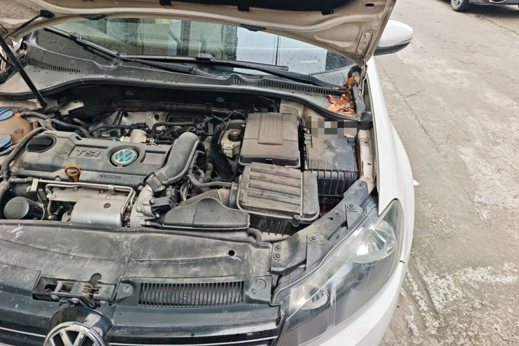 Used Volkswagen Golf 2012 1.4 TSI Automatic Comfort Edition Engine Bay Left