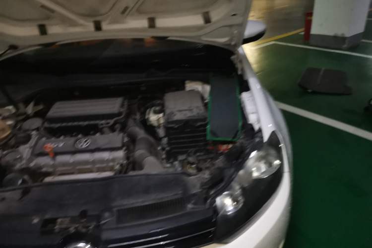 Used Volkswagen Golf 2012 1.6L Automatic Comfort Model Engine Bay Left