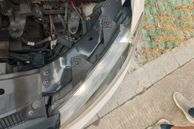 Used Volkswagen Golf 2012 1.6L Automatic Comfort Model Engine Bay Left