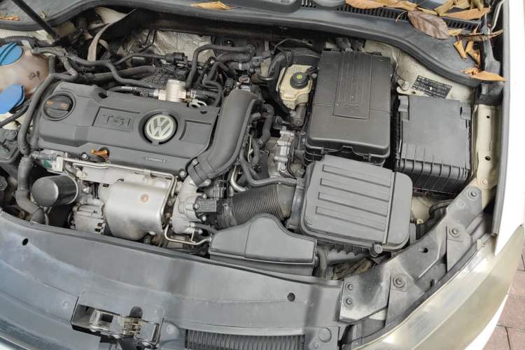 Used Volkswagen Golf 2012 1.4 TSI Automatic Comfort Edition Engine Bay Left