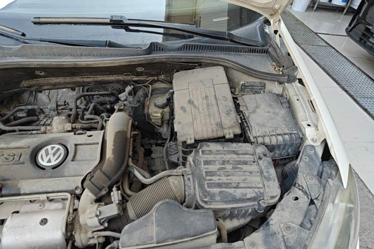 Used Volkswagen Golf 2012 1.4 TSI Automatic Comfort Edition Engine Bay Left