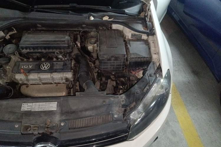 Used Volkswagen Golf 2012 1.6L Automatic Comfort Model Engine Bay Left