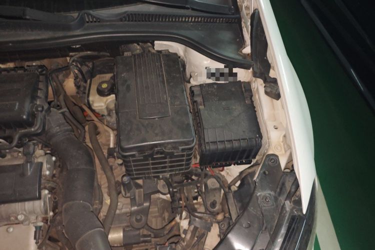 Used Volkswagen Golf 2012 1.6L Automatic Comfort Model Engine Bay Left