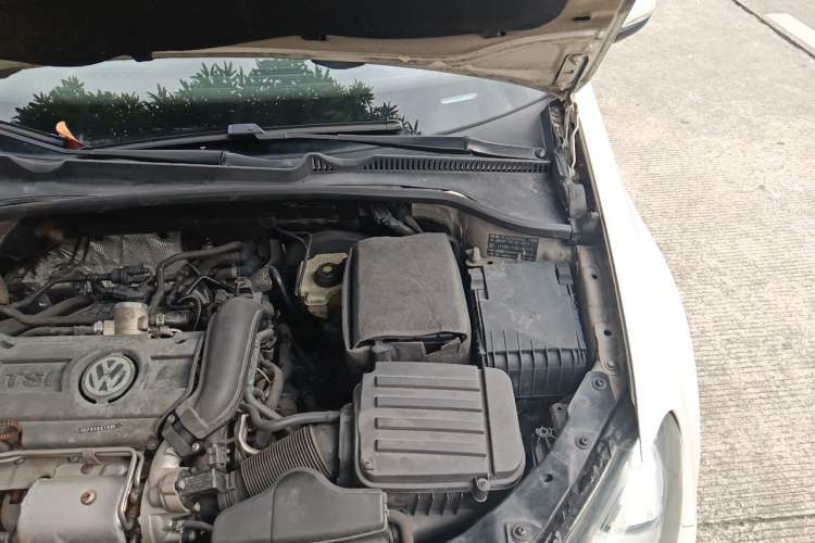Used Volkswagen Golf 2012 1.4 TSI Manual Comfort Edition Engine Bay Left