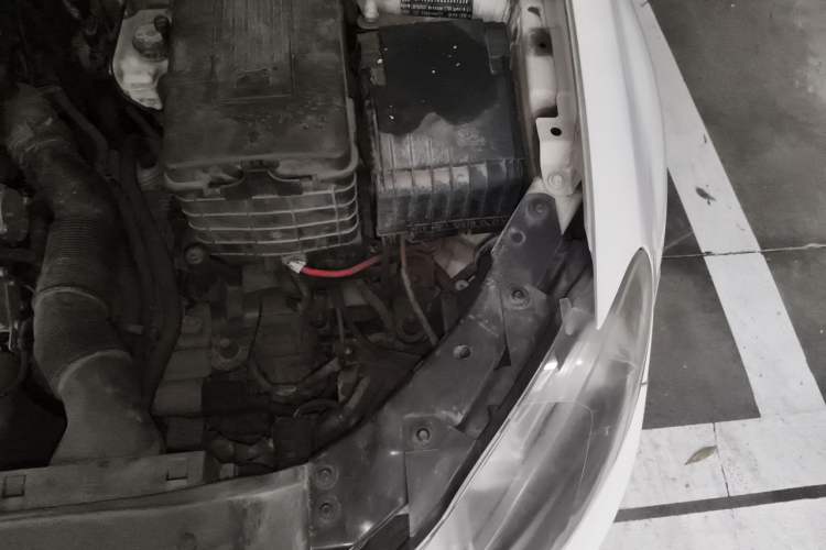 Used Volkswagen Golf 2012 1.6L Automatic Comfort Model Engine Bay Left