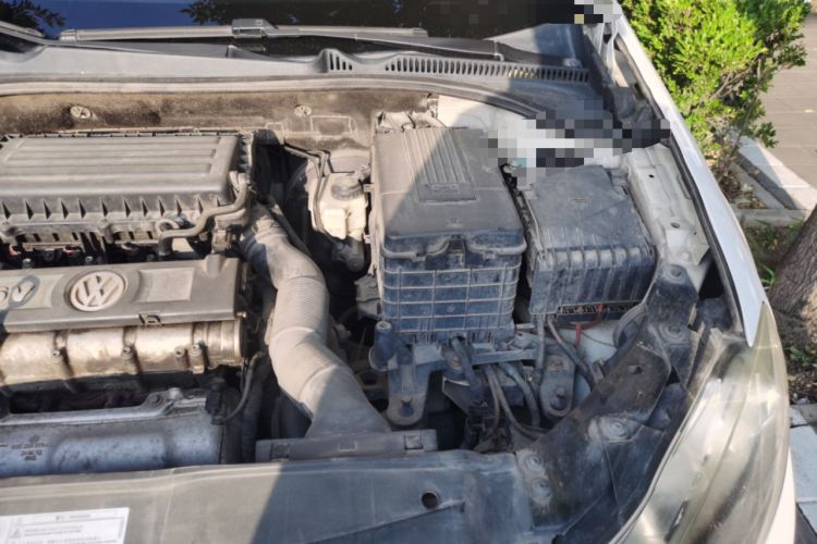 Used Volkswagen Golf 2012 1.6 Manual Comfort Edition Engine Bay Left