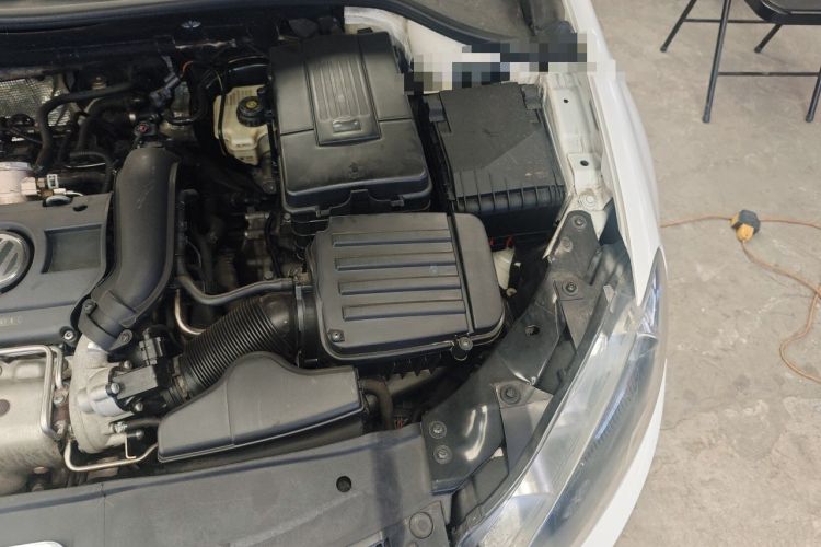 Used Volkswagen Golf 2012 1.4TSI Automatic Luxury Edition Engine Bay Left