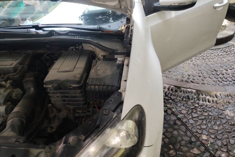 Used Volkswagen Golf 2012 1.6L Automatic Comfort Model Engine Bay Left