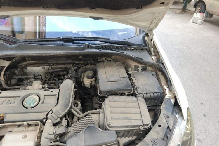 Used Volkswagen Golf 2012 1.4TSI Automatic Luxury Edition Engine Bay Left