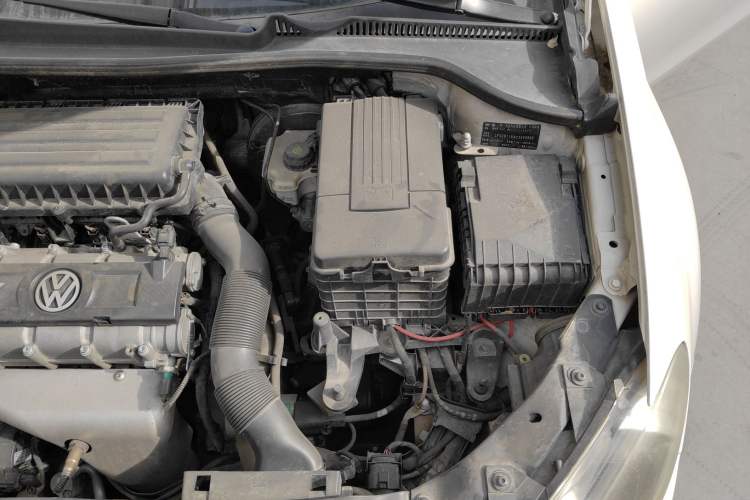 Used Volkswagen Golf 2012 1.6 Manual Comfort Edition Engine Bay Left