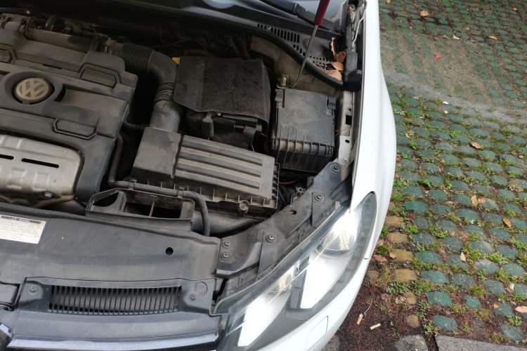 Used Volkswagen Golf 2012 1.4TSI Luxury Convertible Edition Engine Bay Left