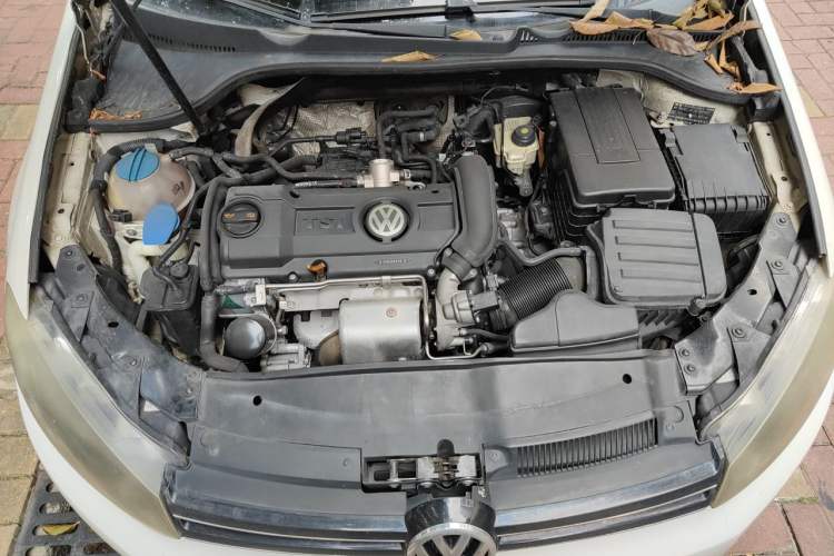 Used Volkswagen Golf 2012 1.4 TSI Automatic Comfort Edition Engine Bay