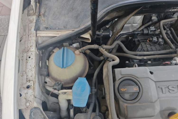 Used Volkswagen Golf 2012 1.4 TSI Automatic Comfort Edition Engine Bay Right