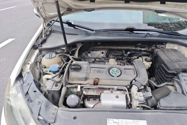 Used Volkswagen Golf 2012 1.4 TSI Automatic Comfort Edition Engine Bay Right