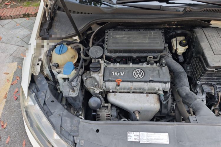 Used Volkswagen Golf 2012 1.6 Manual Comfort Edition Engine Bay Right