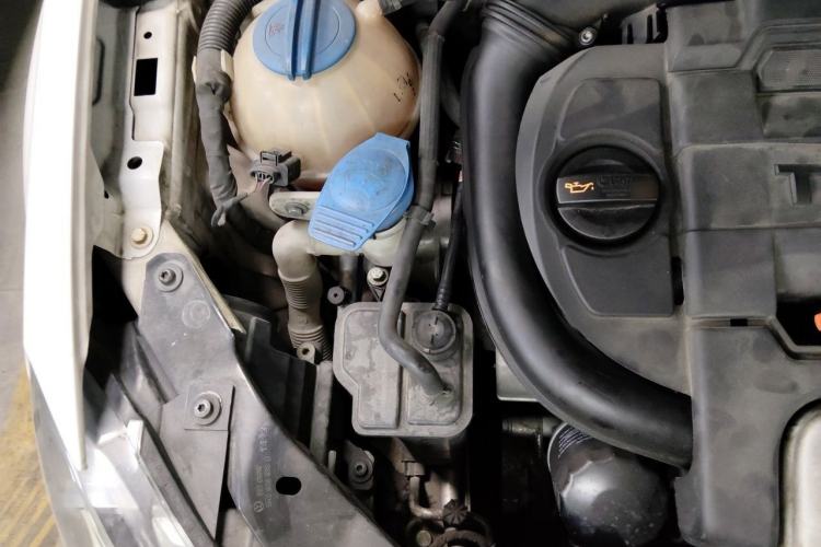 Used Volkswagen Golf 2012 1.4TSI Comfort Convertible Edition Engine Bay Right
