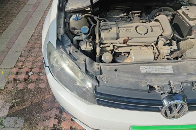 Used Volkswagen Golf 2012 1.4 TSI Manual Comfort Edition Engine Bay Right