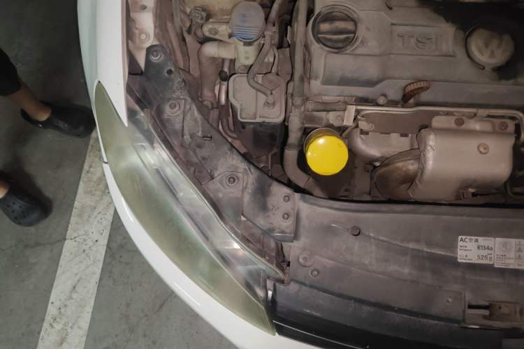 Used Volkswagen Golf 2012 1.4 TSI Manual Comfort Edition Engine Bay Right