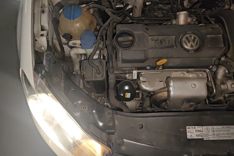 Used Volkswagen Golf 2012 1.4TSI Automatic Luxury Edition Engine Bay Right