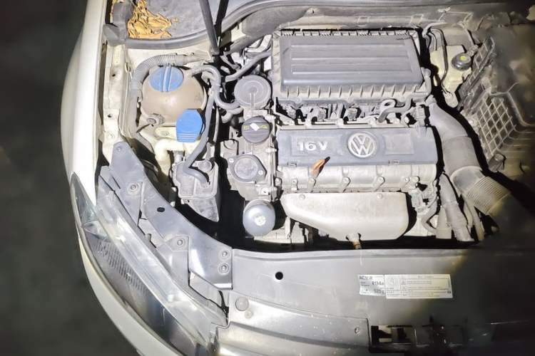 Used Volkswagen Golf 2012 1.6L Automatic Fashion Model Engine Bay Right
