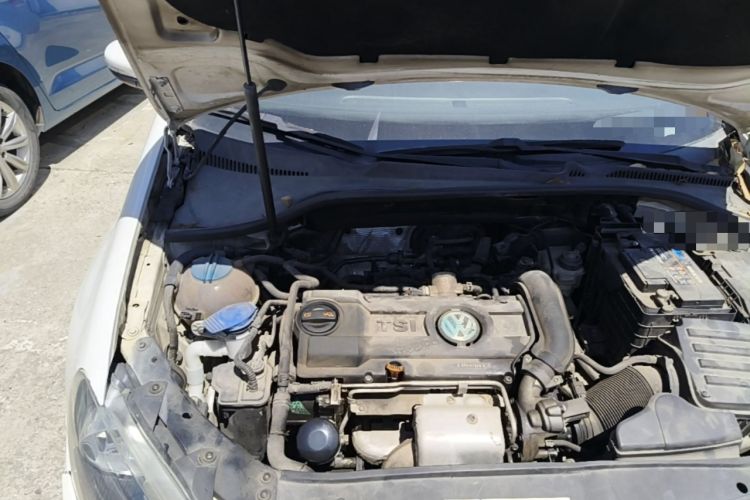 Used Volkswagen Golf 2012 1.4 TSI Automatic Comfort Edition Engine Bay Right