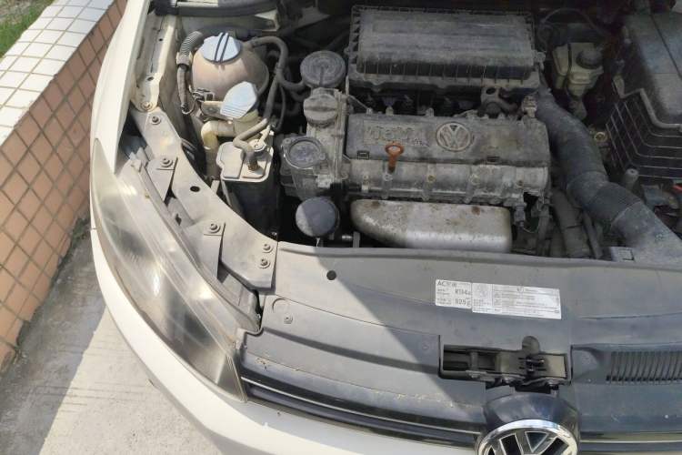 Used Volkswagen Golf 2012 1.6L Automatic Fashion Model Engine Bay Right