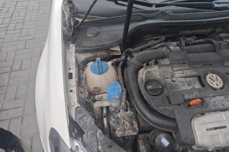 Used Volkswagen Golf 2012 1.4TSI Comfort Convertible Edition Engine Bay Right