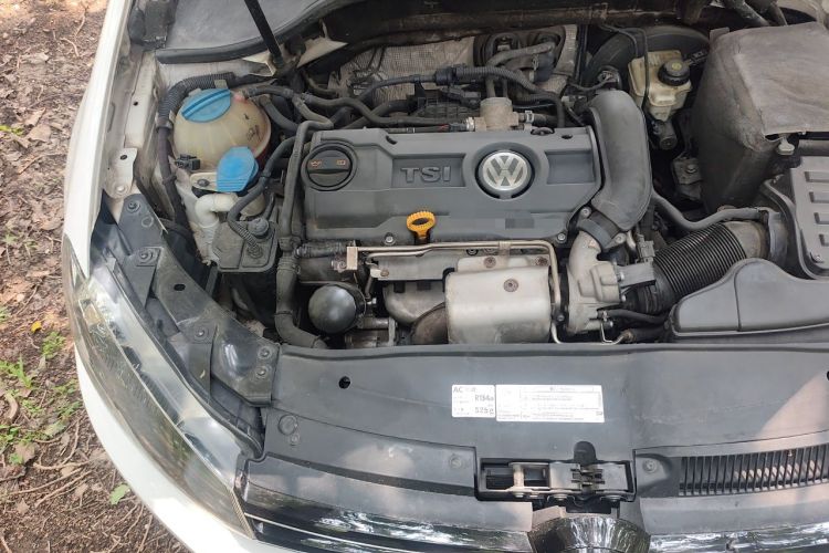 Used Volkswagen Golf 2012 1.4 TSI Manual Comfort Edition Engine Bay Right