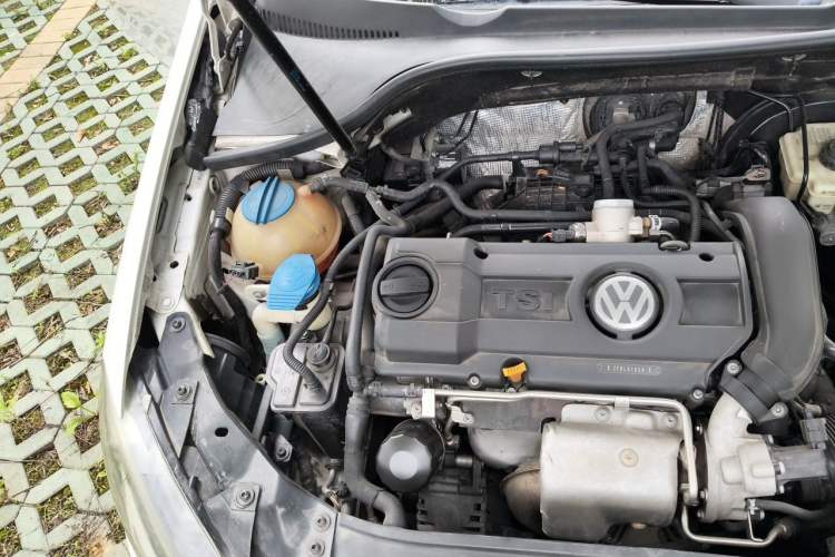 Used Volkswagen Golf 2012 1.4 TSI Manual Comfort Edition Engine Bay Right