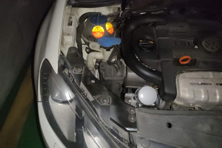Used Volkswagen Golf 2012 1.4TSI Luxury Convertible Edition Engine Bay Right