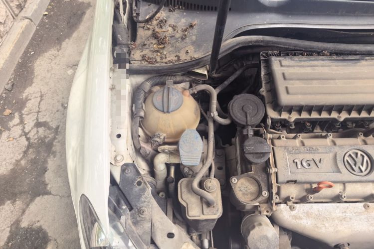 Used Volkswagen Golf 2012 1.6L Automatic Fashion Model Engine Bay Right