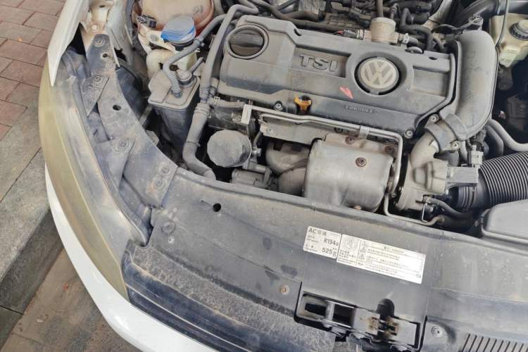 Used Volkswagen Golf 2012 1.4 TSI Manual Comfort Edition Engine Bay Right