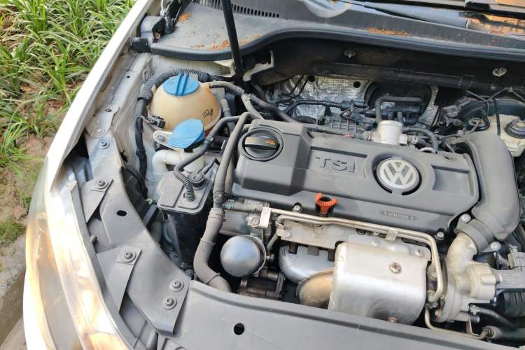 Used Volkswagen Golf 2012 1.4 TSI Automatic Comfort Edition Engine Bay Right