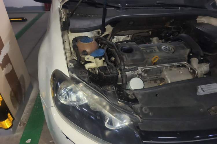 Used Volkswagen Golf 2012 1.4 TSI Automatic Comfort Edition Engine Bay Right