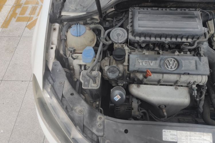 Used Volkswagen Golf 2012 1.6 Manual Comfort Edition Engine Bay Right