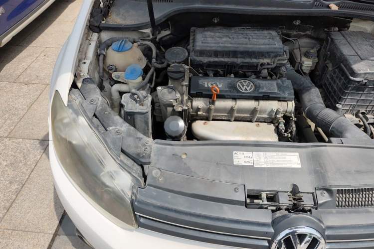 Used Volkswagen Golf 2012 1.6 Manual Comfort Edition Engine Bay Right