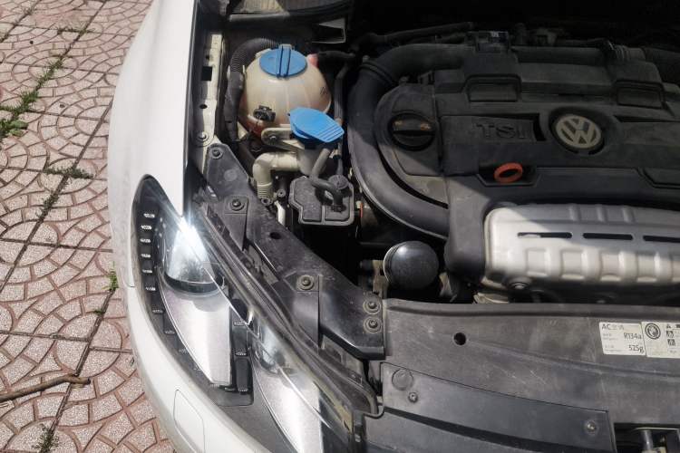 Used Volkswagen Golf 2012 1.4TSI Luxury Convertible Edition Engine Bay Right