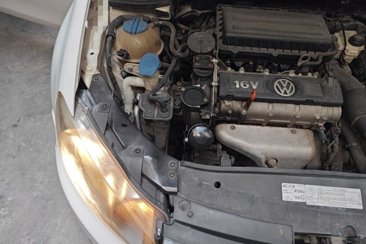 Used Volkswagen Golf 2012 1.6 Manual Comfort Edition Engine Bay Right